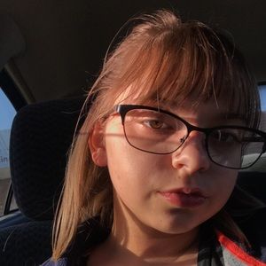 Meet your Posher, Baila